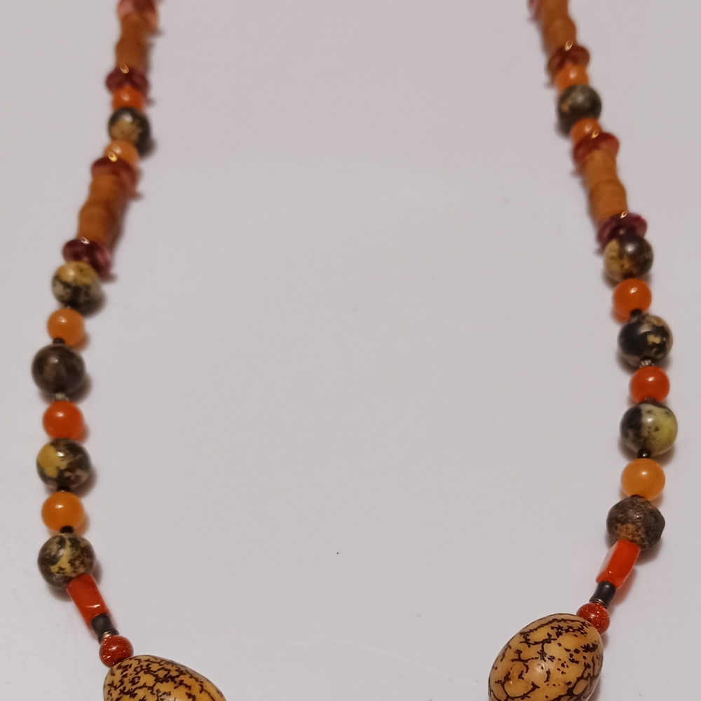 Elegant Multicolor Beaded Necklace